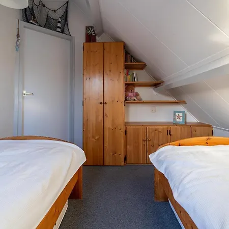 Holiday home Grevelingen 33 - Noordzeepark *