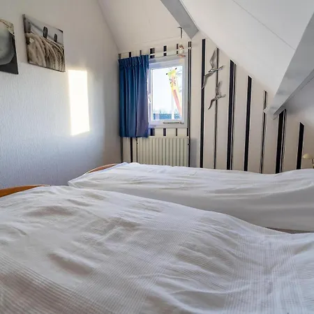 Holiday home Grevelingen 33 - Noordzeepark *